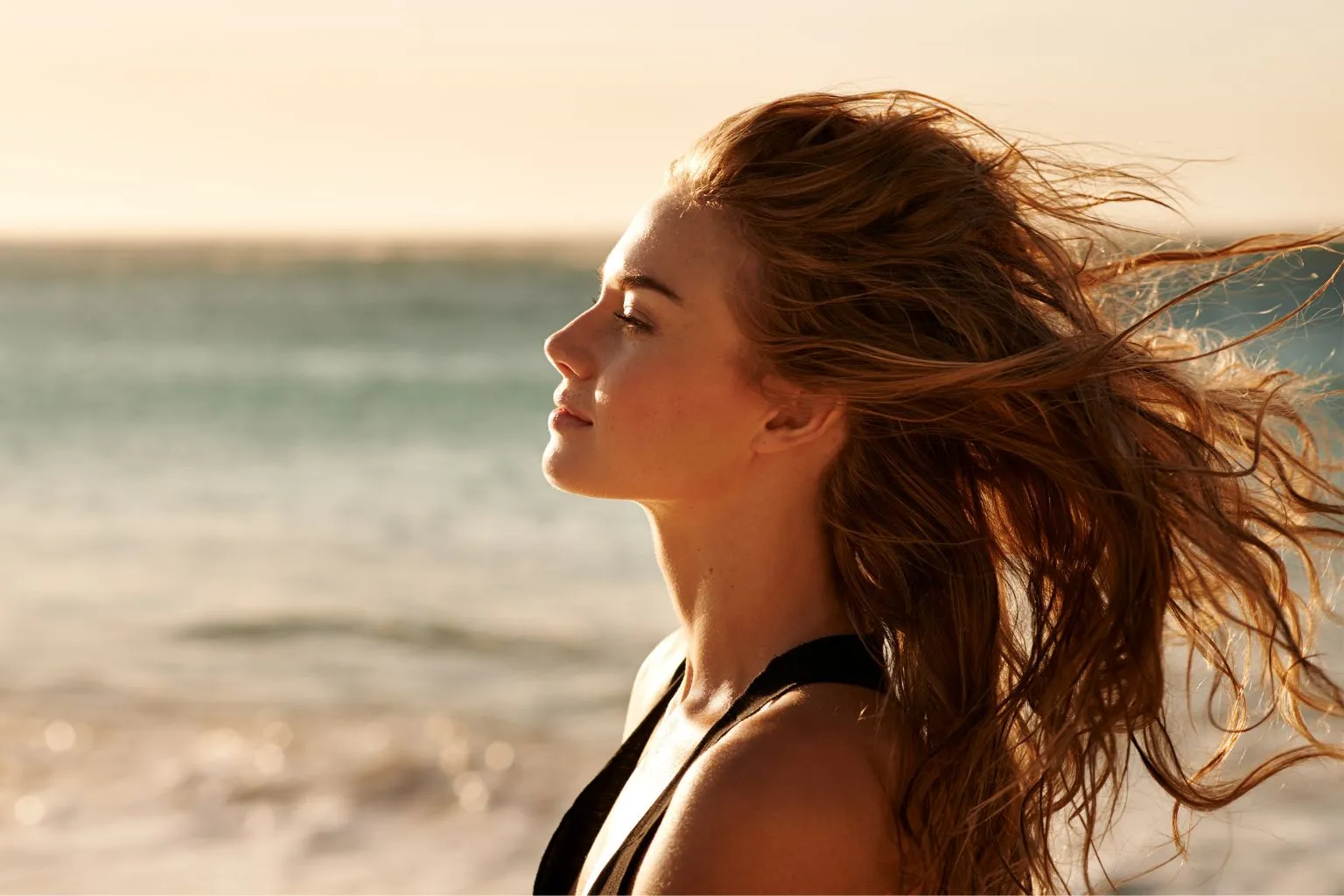 Capelli e sole: ecco perch e come curarli a dovere